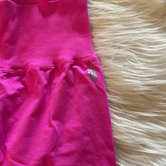 NWOT Free People Movement Good Karma Leggings in HOT PINK - Picture 6 of 8